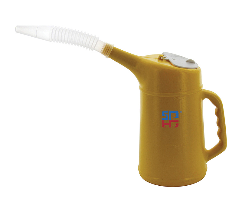 20217 Fles olie met/afgesloten tuit 2 liter